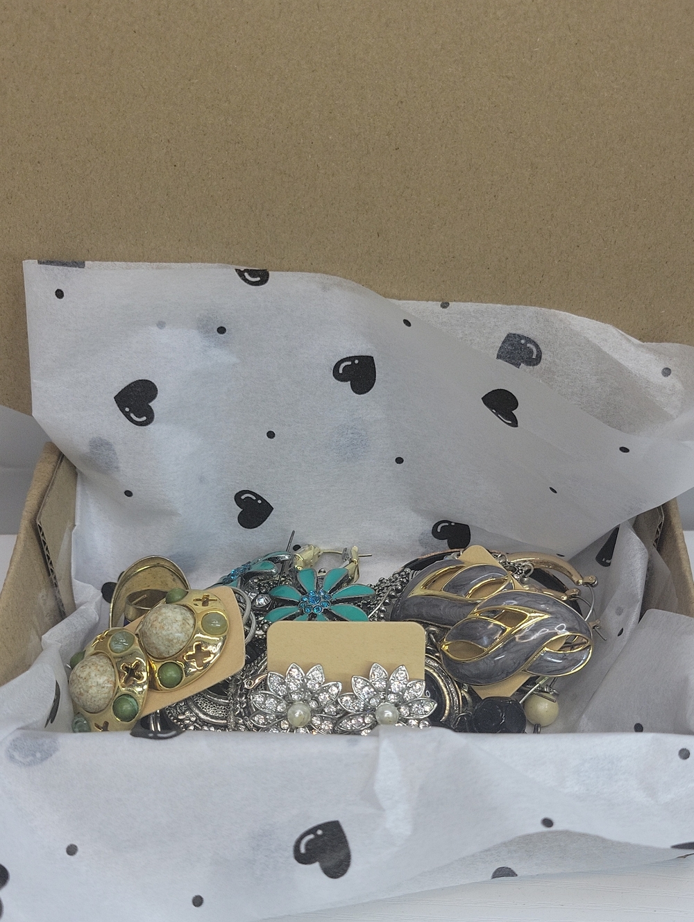 15pc Box Of Earrings